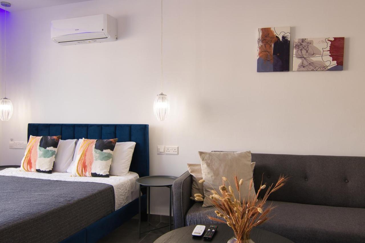Phaedrus Living: Seaside Luxury Flat Athina 118 Apartment